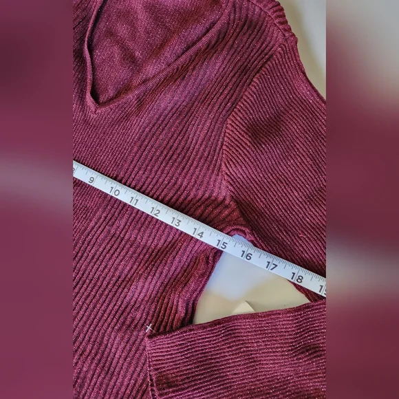 NWT Alfani Plus Women's V-Neck Ribbed Metallic Sweater - Picture 9 of 13